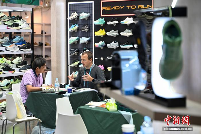 2026 China National Textile and Apparel Council Spring Exhibitions: Boom in Technology & Sustainability, Chinese Fabrics Lead Global Innovation 图片 7